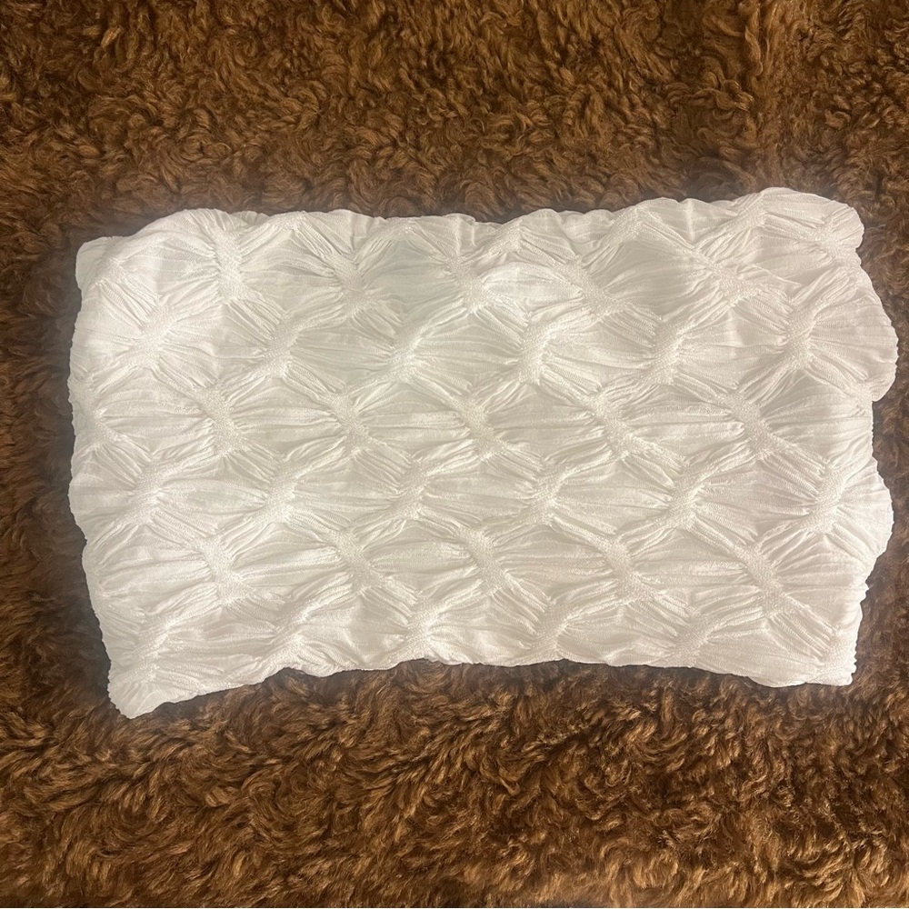 ZARA: Sleeveless textured tube top